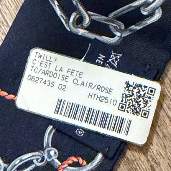 NWT Hermes C'est la Fete Twilly 86 Scarf - Authentic New in Box 100% Silk - Picture 4 of 4